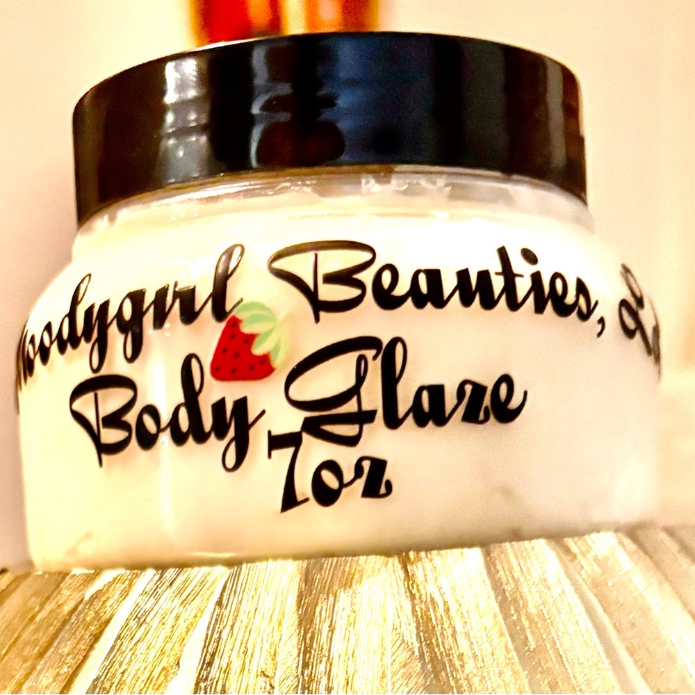 Body glaze to moisturizer the skin for smooth and soft skin
